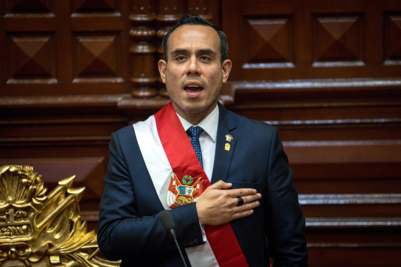 Congreso de Perú destituye al presidente José Jerí